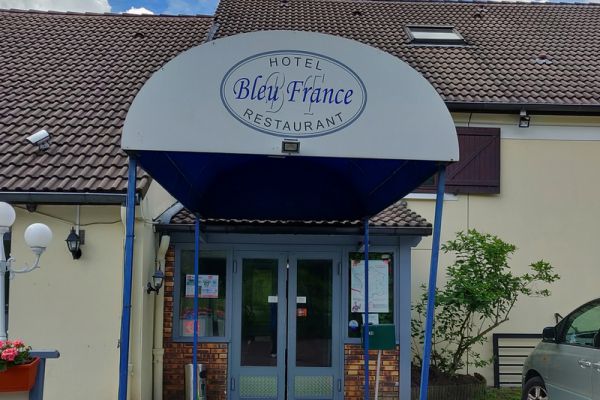 hotel-bleu-france-eragny-contact-hotel-46EF2D9EFC-533E-449D-AD61-7279058765C1.jpg